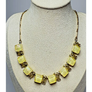 Vintage 17" Coro Cream Pale Yellow Confetti Lucite Gold Tone Thermoset Necklace